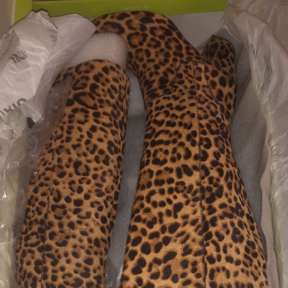 Brand new Gianni Bini leopard wide calf boots!